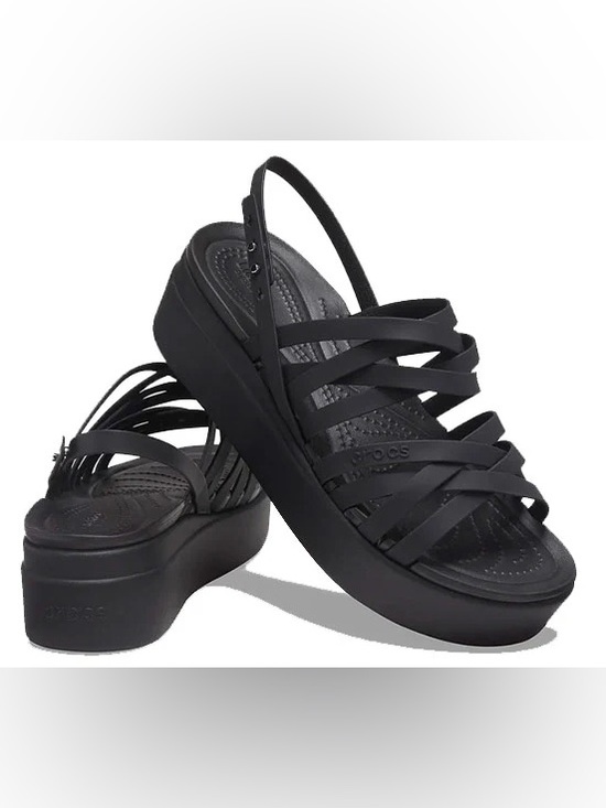 CROCS Shoes - Crocs Brooklyn Strappy Rubber comfort Shoes Sandals women’s 8 NWT SOLD OUT